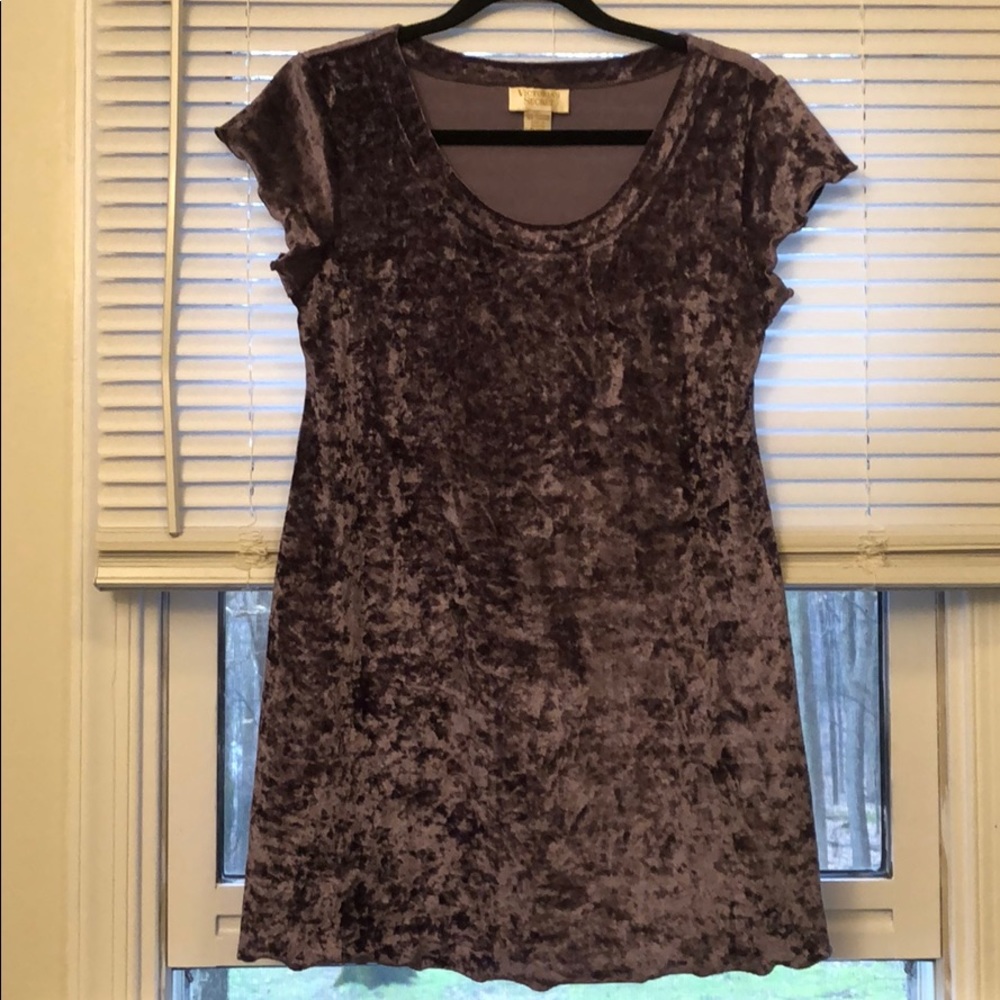 Victoria’s Secret Scallop Edge Sleeved Nightshirt